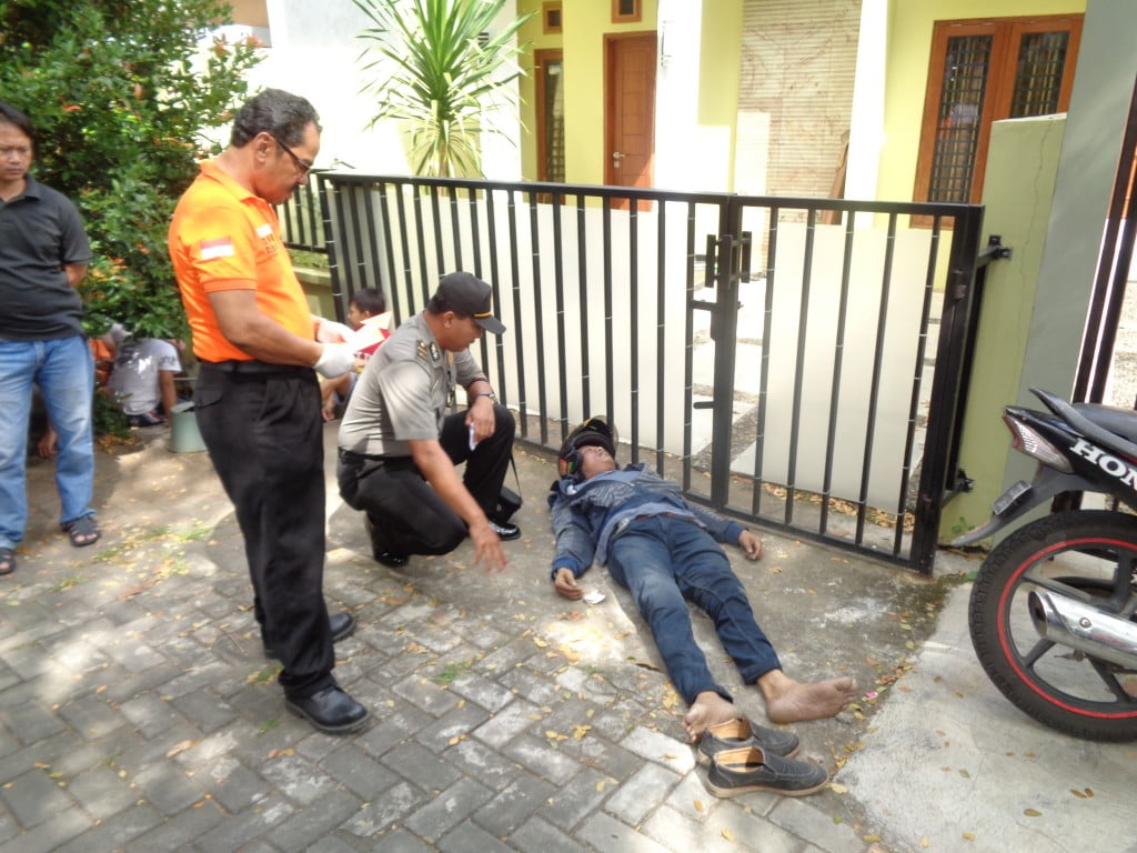 Derita Penyakit Jantung, Lelaki Ini Tewas Tabrak Pagar Rumah
