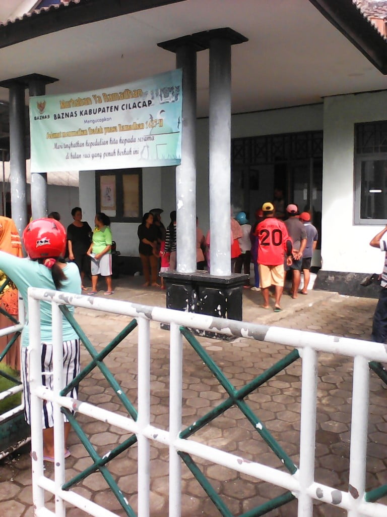 BazNas Cilacap Bagi 1.000 Kupon Sembako Gratis