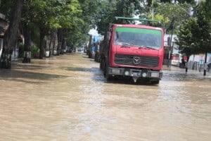 Diterjang Banjir, Kendal Lumpuh