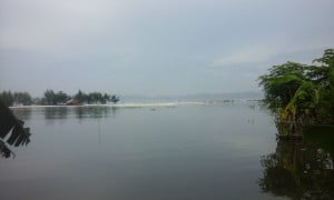 Rob, Pantai Teluk Penyu Longsor Tanggul Jebol