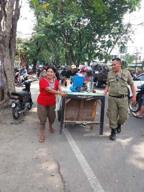 Sibuknya Satpol PP Kota Semarang Jelang Lebaran