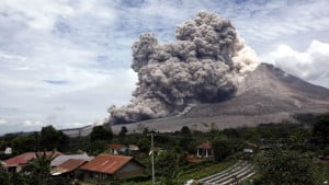 Status Gunung Sinabung, AWAS!