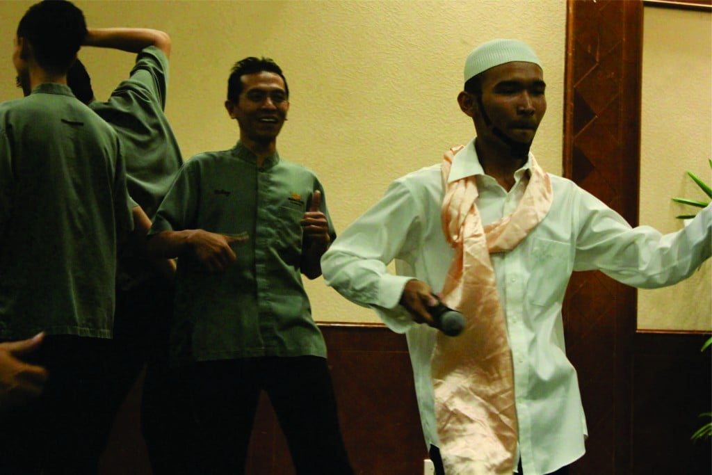 Pesta Kemerdekaan ala GCH, Nyanyi dan Goyang Dangdut