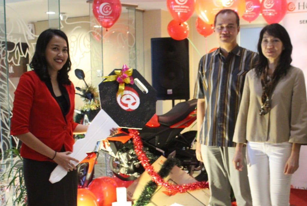 Ulang Tahun ke 3, @Hom Hotel Berbagi Hadiah ke Pengunjung Walk In