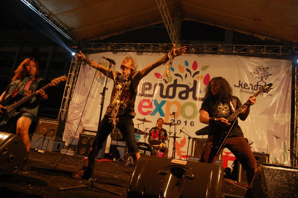 Seluruh Aliran Musik Getarkan Panggung Kendal Expo 2016