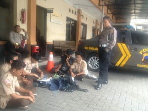 Pacar Teman Direbut,Puluhan Siswa SMP 31 Geruduk SMP Nusa Bhakti