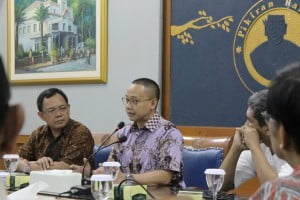 Bahas Pemotongan Anggaran, Sekjen PAN Diskusi Bareng Mahasiswa di Semarang