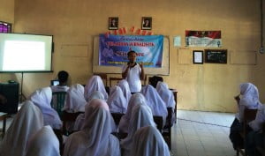 Ajarkan Jurnalistik, PT Semen Indonesia Roadshow ke 14 Sekolah di Rembang