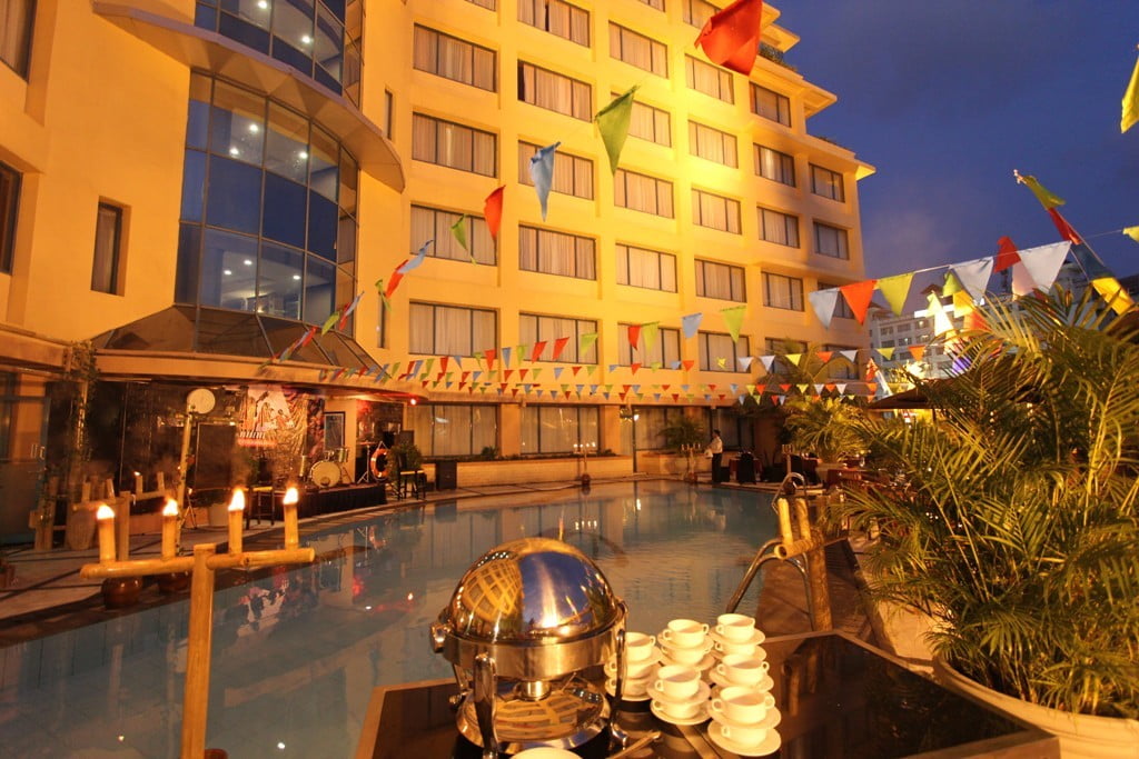 Ingin Makan Malam Romantis Dengan View Simpanglima, Datang Saja Ke Hotel Ciputra