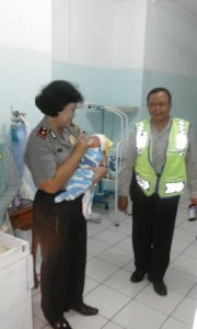 Bayi Berumur Tiga Hari Tergeletak di Depan Panti Asuhan