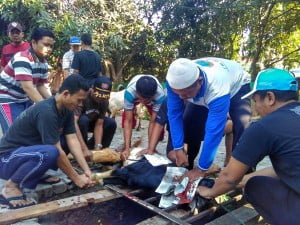SMP Al Azhar BSB Sembelih 9 Sapi dan 50 Kambing
