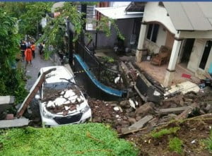 Curah Hujan Tinggi, Talud di Ngaliyan Longsor