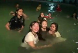 Malam 10 Sura, Ratusan Warga Mandi di Sendang Langgeng Sari Indah
