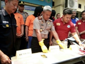 Pria Ini Gagal Resepsi Nikah setelah Tertangkap Transaksi Sabu