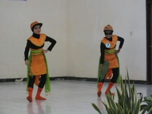 60 Siswa Beradu Kreativitas Tari Angguk