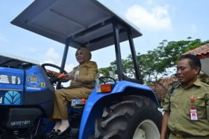 Petani Grobogan Terima 555 Alat Pertanian dari Kementan