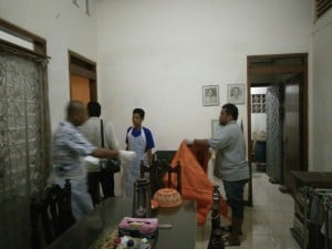 Manula ditemukan Tewas Membusuk Dirumahnya