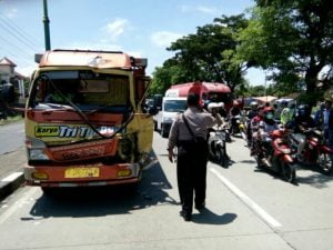 Tiga Truck Kecelakaan Karambol di Pantura Demak