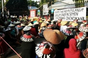 Nama Fiktif Dalam Dokumen Penolak Pabrik Semen
