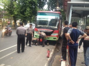 Ada Api di BRT, Penumpang Panik