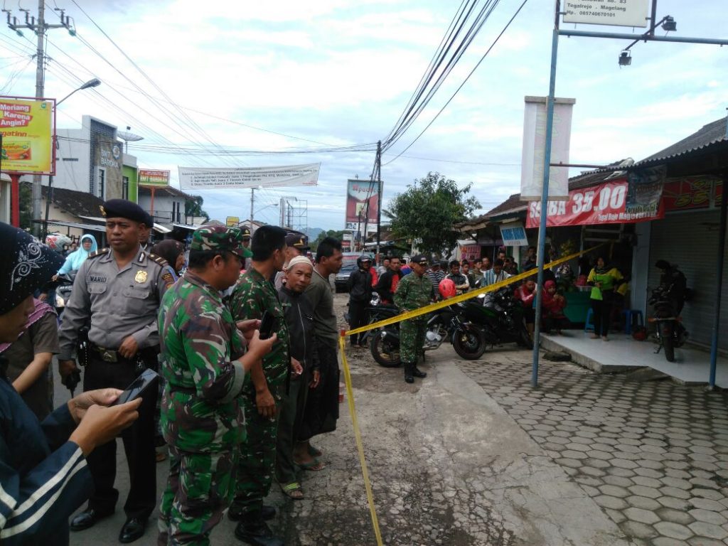 Polisi Buru Pemilik Tas Berisi Bom Rakitan di Magelang