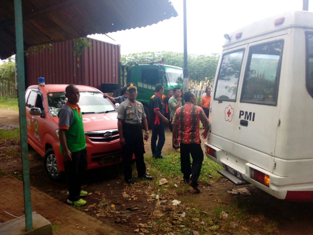 Diduga Sakit Pria Tanpa Identitas Ditemukan Di Gardu Kebun BSB Mijen