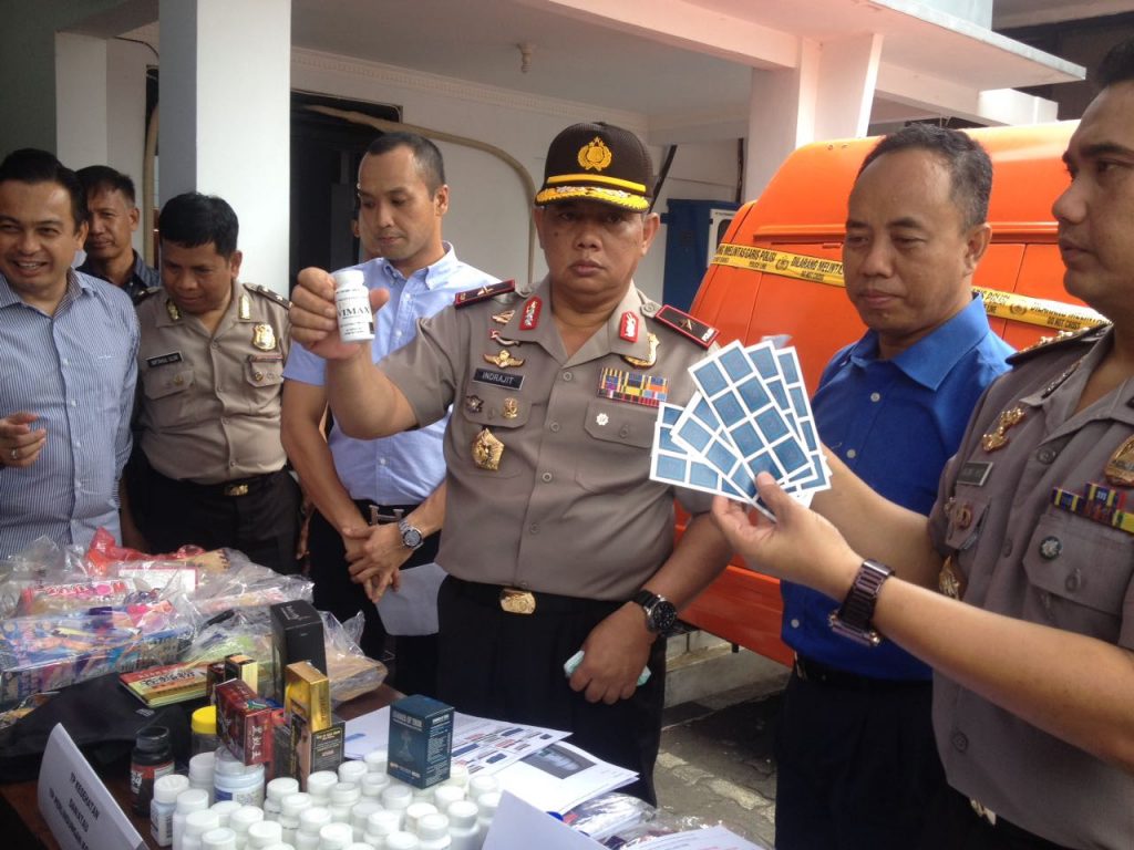 Ribuan butir Obat Kuat Dan Alat Bantu Sex Palsu Disita Dari Demak