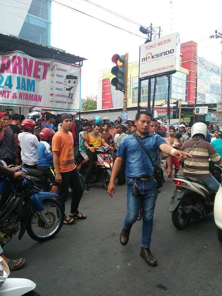 Rampas HP Pelajar, Dua Begal Diamuk Massa