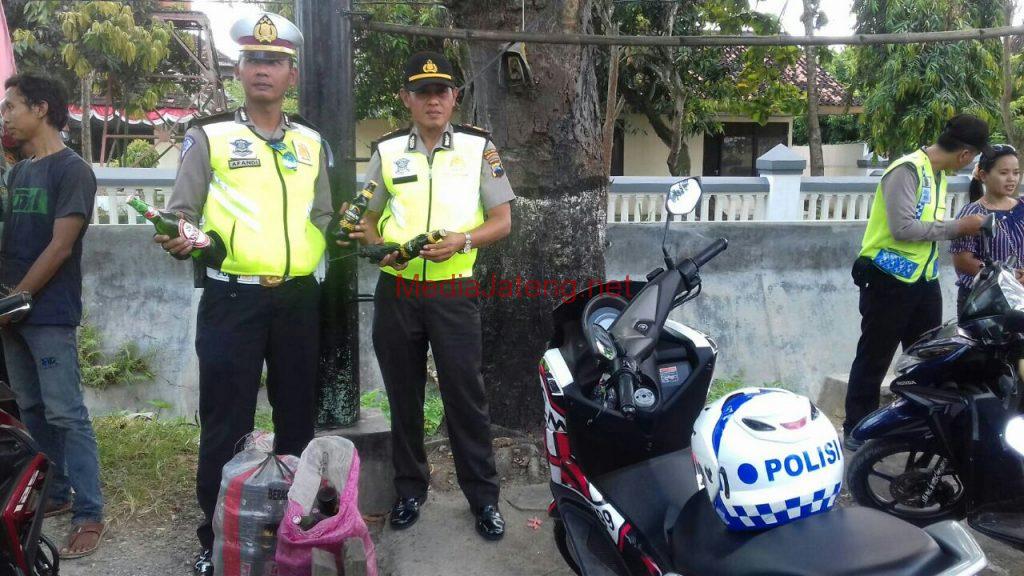Razia Motor Dapat 40 Botol Miras