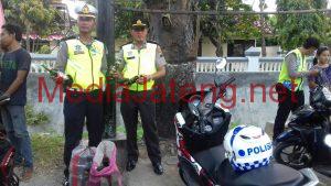Razia Motor Dapat 40 Botol Miras