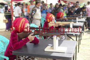Jelang Hari Kartini Polres Kebumen Adakan Lomba Menembak Khusus Wanita
