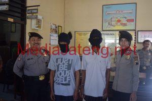 Asik Rekap Togel, Dua Bapak Ini Di Bekuk Polisi