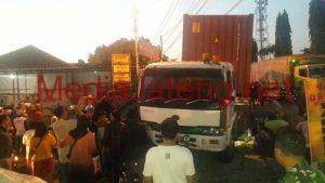 Truk Tabrak Pasar, 1 Orang Tewas dan  4 Lainya Luka-luka