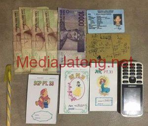 Buka Lapak Togel di Rumah , Cemeng Disergap Petugas