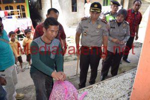 Kapolres Temanggung Pimpin Langsung Satgas Pangan Gerebek Tempat Pemutih Bawang