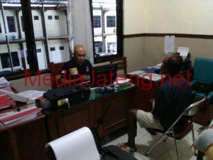Sedang Asik Main Judi Gajah Dua Pria Ini Ditangkap Polisi