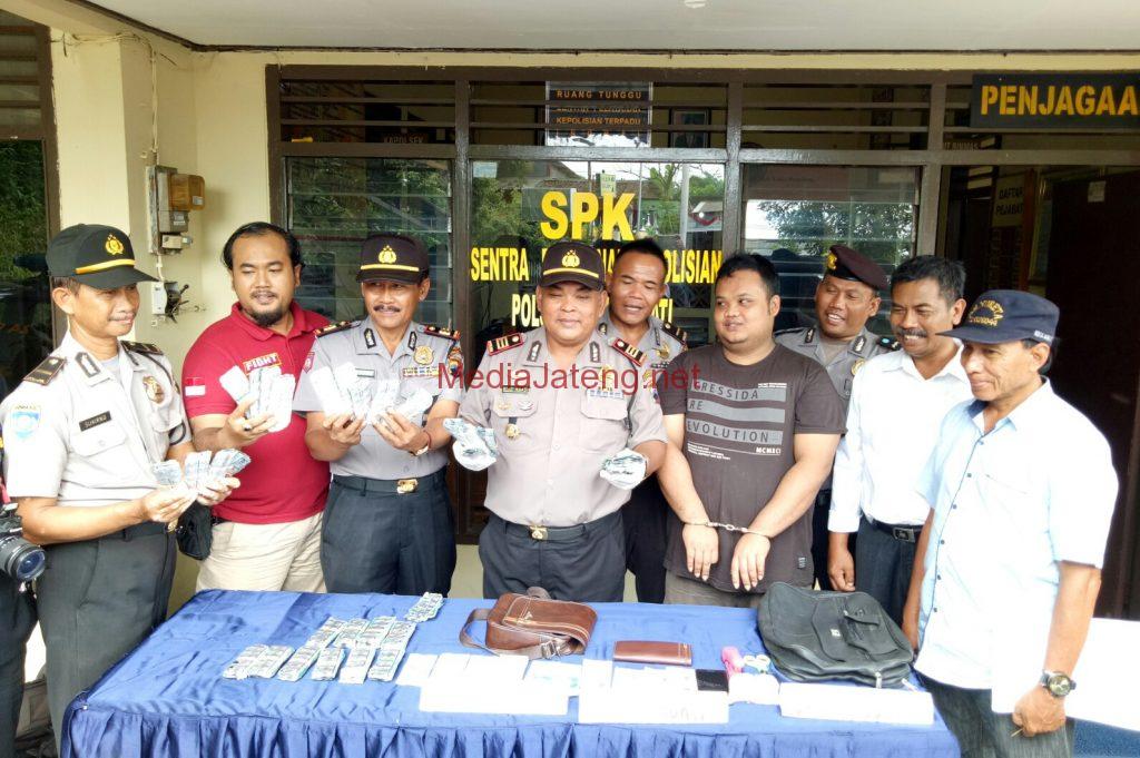 Nyambi Jadi Pengedar Trihex, Tukang Pijat Ini Dibekuk Polsek Gunungpati