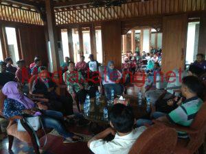 Rustriningsih Dampingi Sudirman Said?