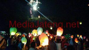 Cantiknya Ribuan Lampion di Langit Grobogan
