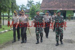 Kapolda Jateng juga Kunjungi Yonif 406 Candra Kusuma