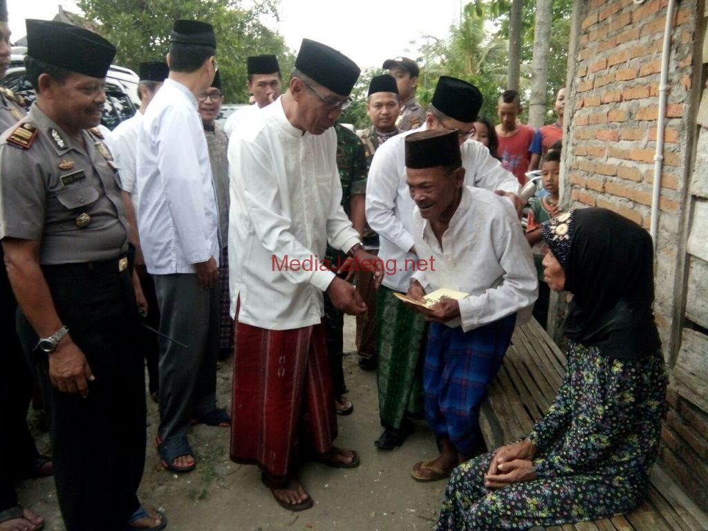 Gotong Royong Singkirkan Kemiskinan dari Tanah Wali