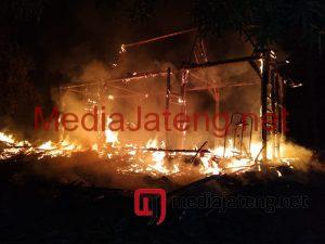 Bakar Bediang Untuk Ternak Sapi, 2 Rumah Ikut Terbakar
