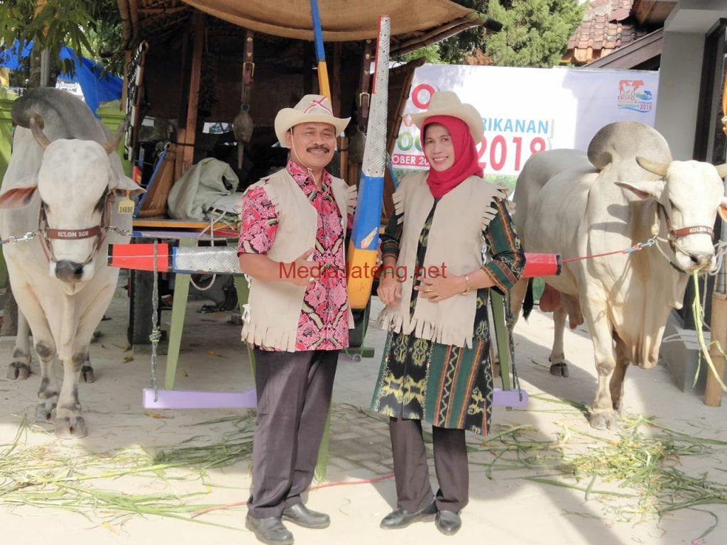 wong Grobogan Suka Foto Dengan Sapi di sini