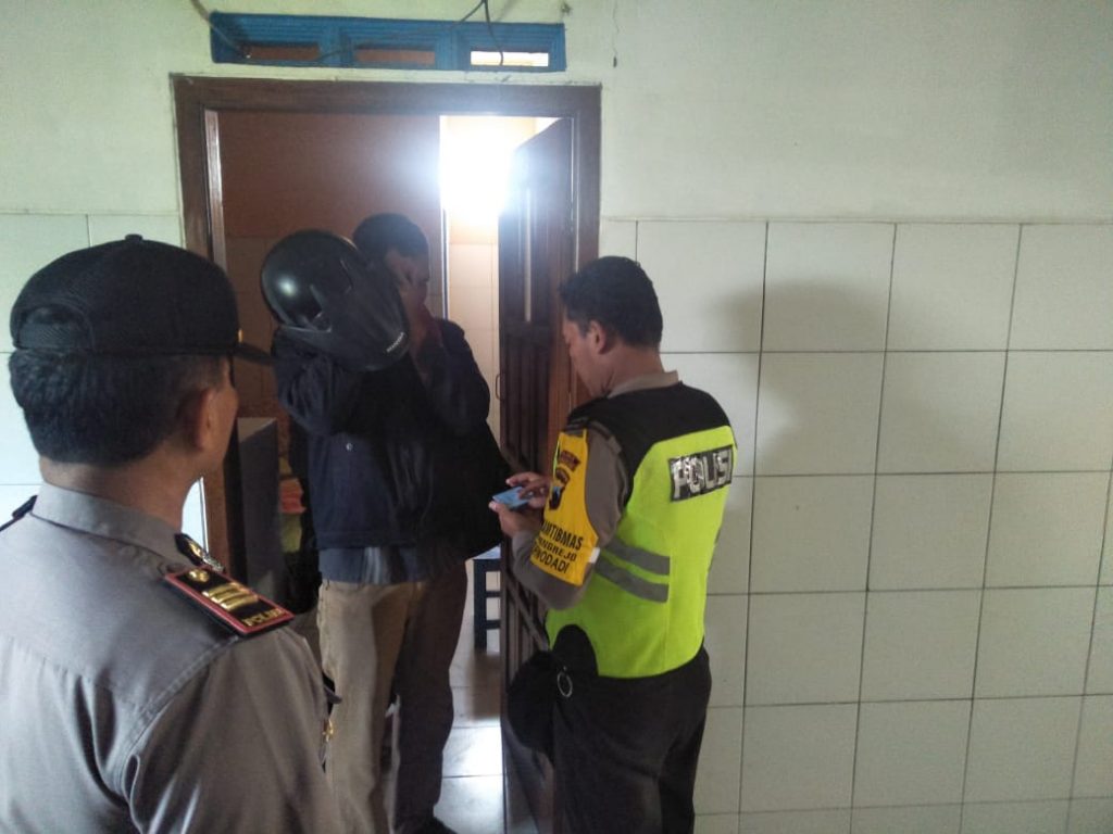 8 Pasangan Digelandang Polisi