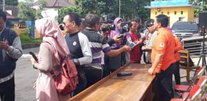 Semalam Awan Panas Merapi Makin Dekat