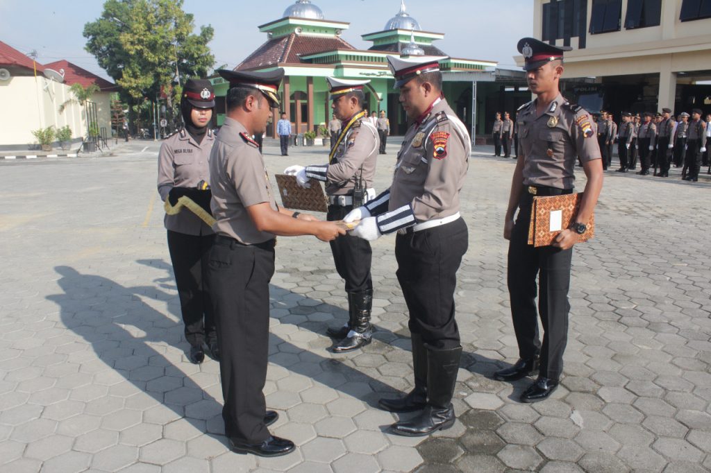 Polres Grobogan, Hargai Kinerja Anggota. Untuk Apa?