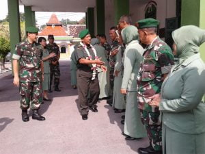 Rangkaian Bunga, Jadi Salam Perpisahan