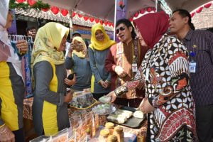 Pemkab Grobogan Bagikan 435 Paket Sembako Gratis