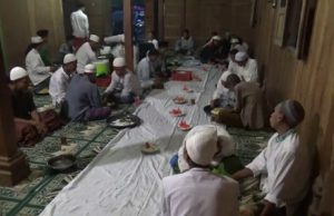 Pasien Gangguan Jiwa Buka Puasa Bersama Santri