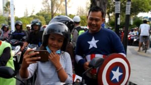 Para Avengers Beraksi di Jalanan